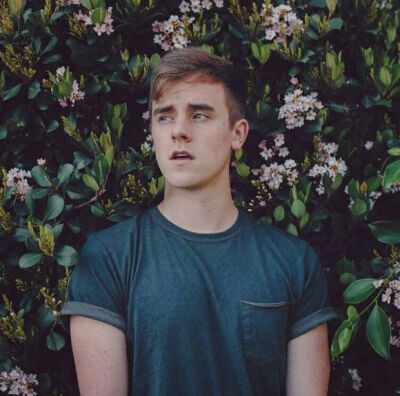 connor franta 男生头像