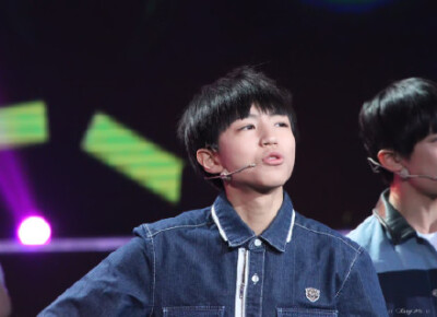 TFBOYS王俊凯 150207 北京春晚彩排 cr.logo