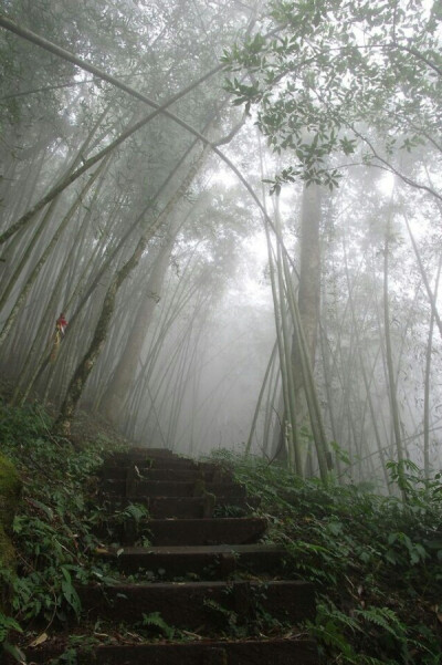 山色空濛 方向不明