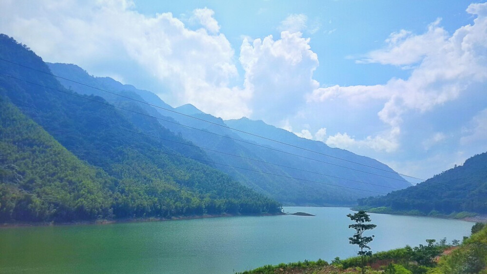 蓝天碧水