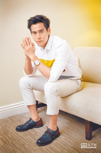 彭于晏（Eddie Peng Yuyan），因为他在《仙剑奇侠传》中扮演唐钰小宝而喜欢他，别名：狗狗、艾迪、晏晏