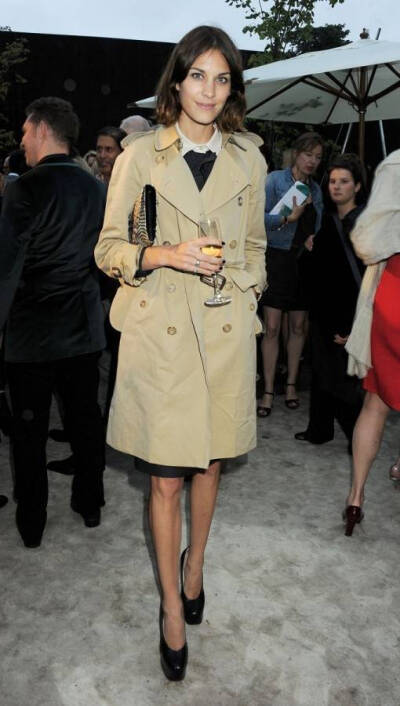 Alexa Chung in Burberry