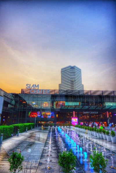 #我爱泰国#Siam Center 在曼谷很旺的一个商场～