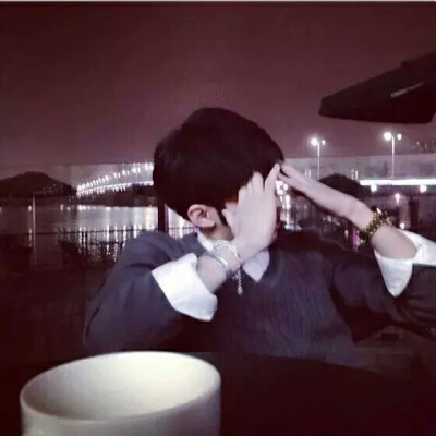 拿图点赞男生头像