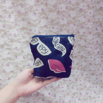 一针一线缝出的小小成就感～ Diy创意小钱包，用碎布料做成的喔！非常环保喔！