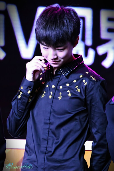 TFBOYS王俊凯 20141125 腾讯V视界 cr.logo