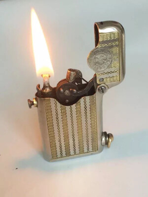 25年瑞士古董THORENS托伦斯自动打火机，煤油机，底部带税标