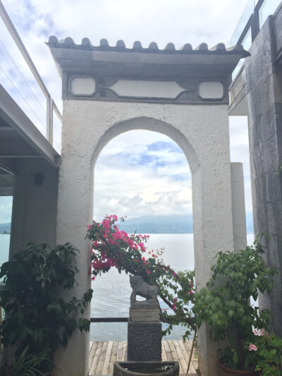 门朝大海春暖花开