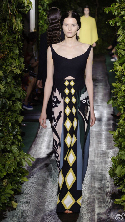 【衣赌为快时装周】 时装周 服饰风尚 秀场 Valentino at Couture Fall 2014 春天的气息