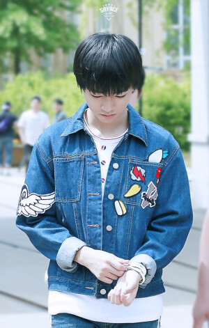 #王俊凯# #TFBOYS王俊凯# #TFBOYS# 150516-22韩国MV拍摄 cr：19990921com