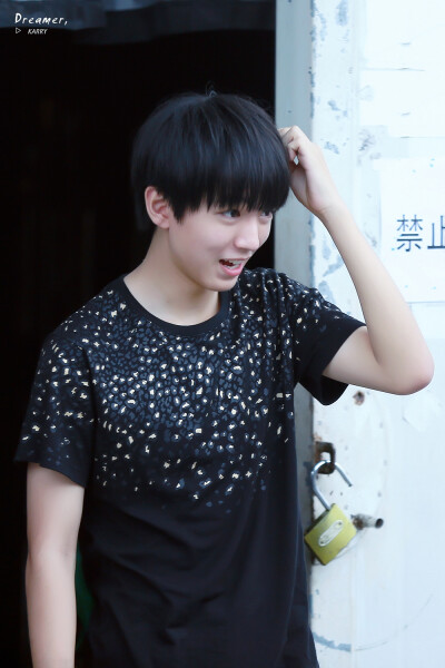 #王俊凯# #TFBOYS王俊凯# #TFBOYS#150904上班 cr：dreamerkarry