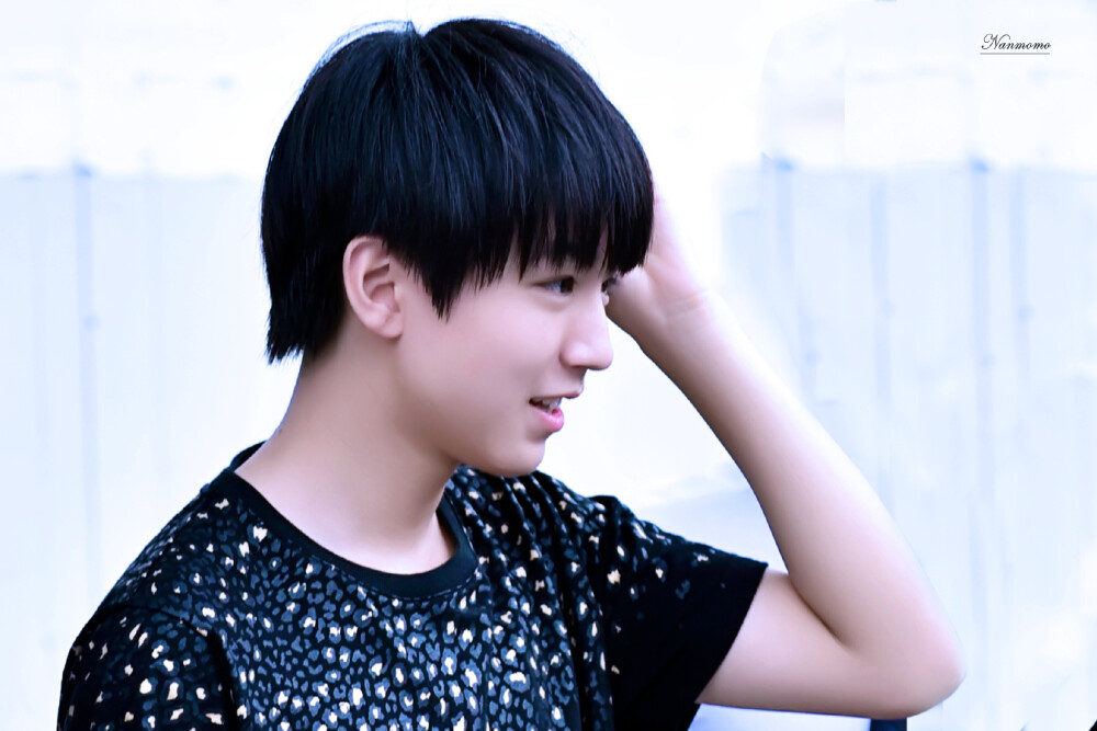 #王俊凯# #TFBOYS王俊凯# #TFBOYS#150904上班 cr：小领结nanmomo