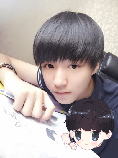 #王俊凯# #TFBOYS王俊凯# #TFBOYS# 饭绘图 cr：一本正经胡说八道的醒醒