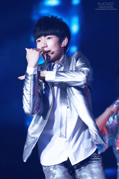 TFBOYS王源 150815TFBOYS FansTime cr:黑桃KAI仔