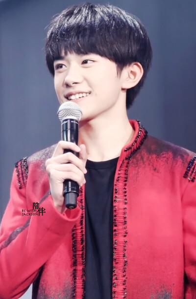 易烊千玺 tfboys cr:logo