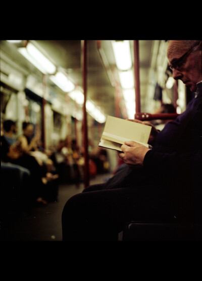 地下铁的阅读