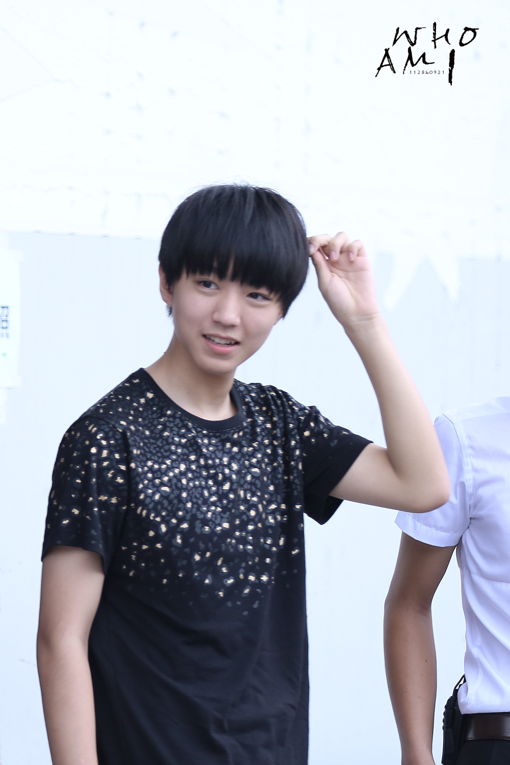 #王俊凯# #TFBOYS王俊凯# #TFBOYS# 150904 下班图 cr：WHOAMI-77