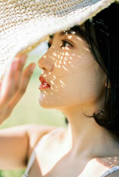 光……影……在脸上的投射