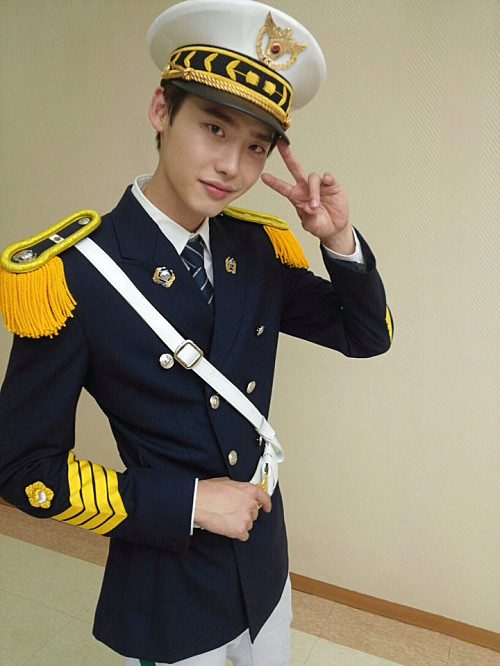 男神 李钟硕 二硕 暖男 一直很爱你 颜值担当