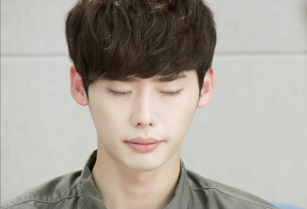 长腿男神 李钟硕 二硕 暖男 一直很爱你 颜值担当 爱你明媚温暖的笑 干净的男生