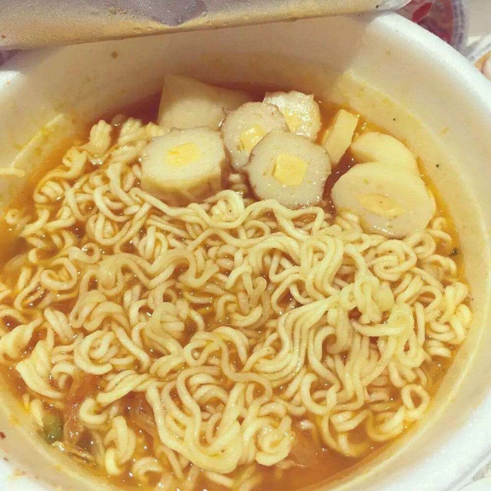 开学囤#千呼万唤的都敏俊最爱- 农心泡菜辣白菜拉面 碗面87 86g