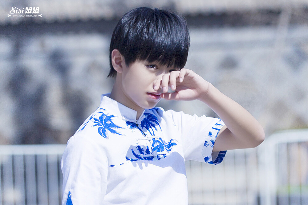 TFBOYS王俊凯 cr.logo