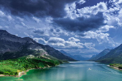 150914 - Waterton Lakes National Park, AB, Canada BY Matt Roe