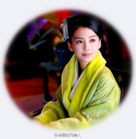 Angelababy《大汉情缘之云中歌》【云歌】她个性活泼、精灵手巧，厨艺非凡，渴求专一的感情，但小儿女心态过甚。虽然她从无忧无虑到经历了人生的悲欢离合，但她依然是大漠上骑着天山雪驼爱乐于助人给人希望的善良女孩，努力与坚持在真爱中，做出最美味的食物，在蓝天白云下，唱出最美最动人的歌。by诗画古风美人