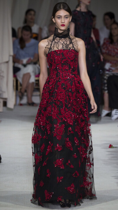 【衣堵为快时装周】 时装周 服饰风尚 华服霓裳 秀场 Oscar de la Renta Spring 2016 高级成衣——美衣＋红唇