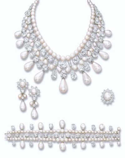 独特和壮观的自然珍珠和钻石项链，由哈里温斯顿