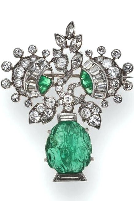 钻石和祖母绿胸针，法国，大约1925