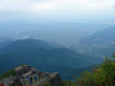 峨眉山