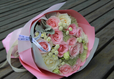 ELIZA 2015七夕情人节新品11支淡粉色玫瑰甜美风格欧式花束