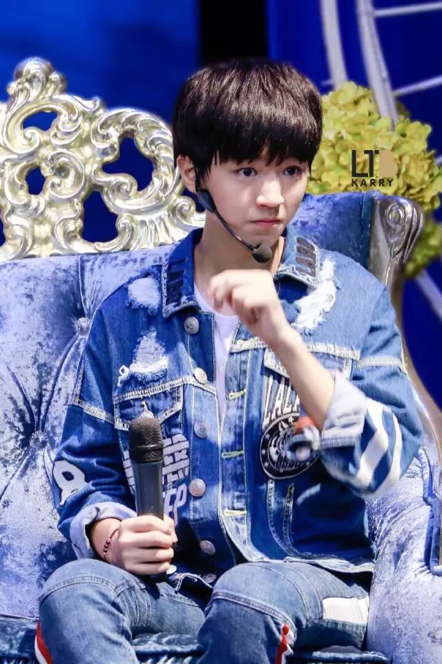 #王俊凯##TFBOYS王俊凯#蟹老板生日快乐。crlogo