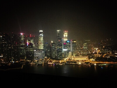 新加坡滨海湾金沙酒店无边泳池 夜景