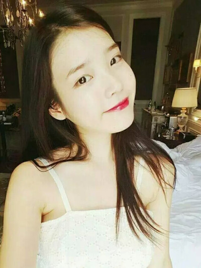 IU 心情好好，美美哒！