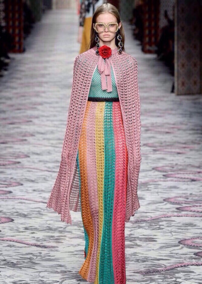 【衣堵为快时装周】 米兰时装周 服饰风尚 华服霓裳 Gucci Spring 2016 RTW 也来啦，这次颜色都好喜欢，美呆了！