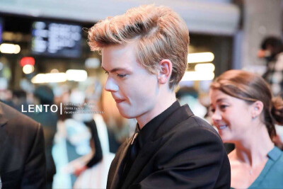 Thomas Sangster,Newt