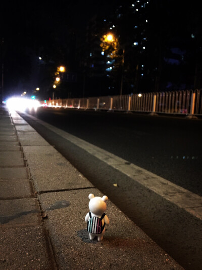 一直一个人努力前行着，你不曾出现