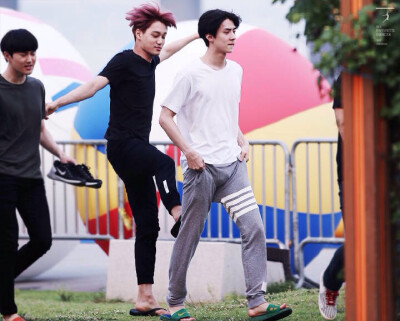 EXO 暻秀 钟仁 世勋