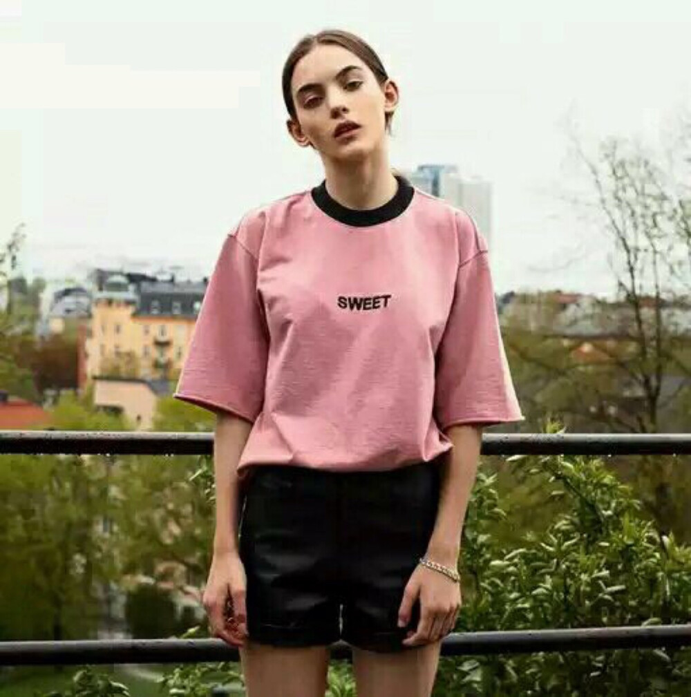 散发着人情味所以越来越喜欢你。欧美头像欧美杂图情侣头像 女生头像 纯个人收藏 多多支持 阿阳I 持续更新