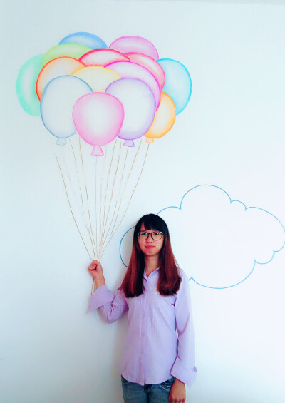 猫姐画的墙绘，抓一串热气球，感觉好梦幻