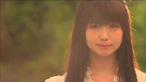 那朵花 真人版《未闻花名》。《我们仍未知道那天所看见的花的名字》真人版由村上虹郎担纲主演。他将与滨边美波、志尊淳、松井爱莉、饭丰万理江、高畑裕太共同出演“超平和Busters”的成员。宿海仁太、本间芽衣子、安城鸣子、松雪集、鹤见知利子、久川铁道