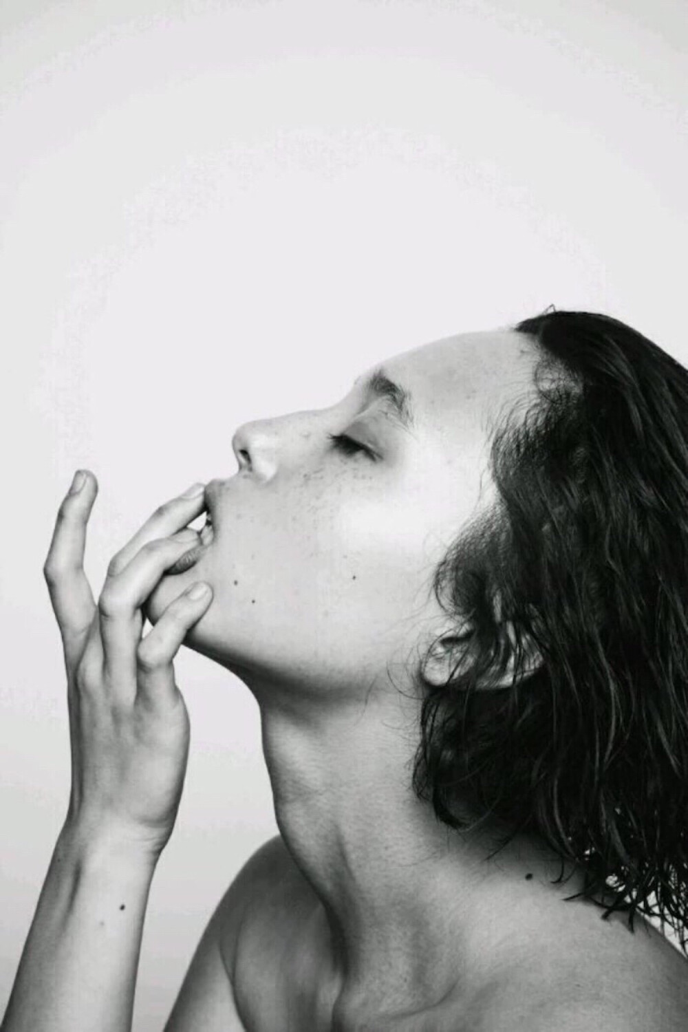 欧美女头黑白壁纸