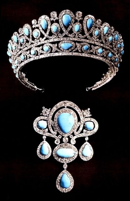 希腊皇家珠宝-希腊奥尔加王后拥有的绿松石王冠