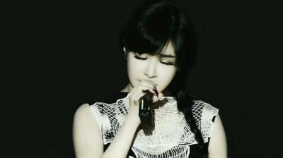 logo见出处，missing you,欧尼。2NE1.PARK BOM.BOMMI.春女士。。蹦米