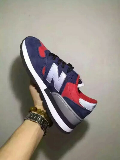  /爱你 新百伦 New Balance 990 经典配色 顶级猪巴革[em]e7171[/em] 品质说话 [em]e7261[/em]36-44 200