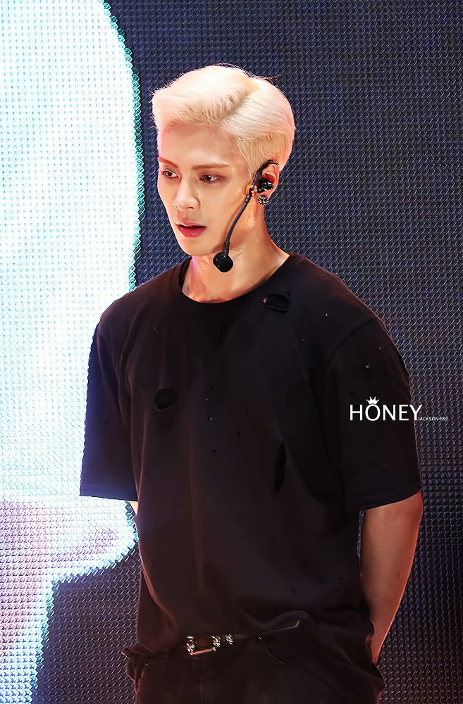  GOT7是韩国JYPEntertainment于2014年推出的男子组合，七名成员包括林在范（JB.）、朴珍荣（Jr.）、段宜恩（Mark）、王嘉尔（Jackson）、崔荣宰（YoungJae）、BamBam、金宥谦（YuGyeom）。