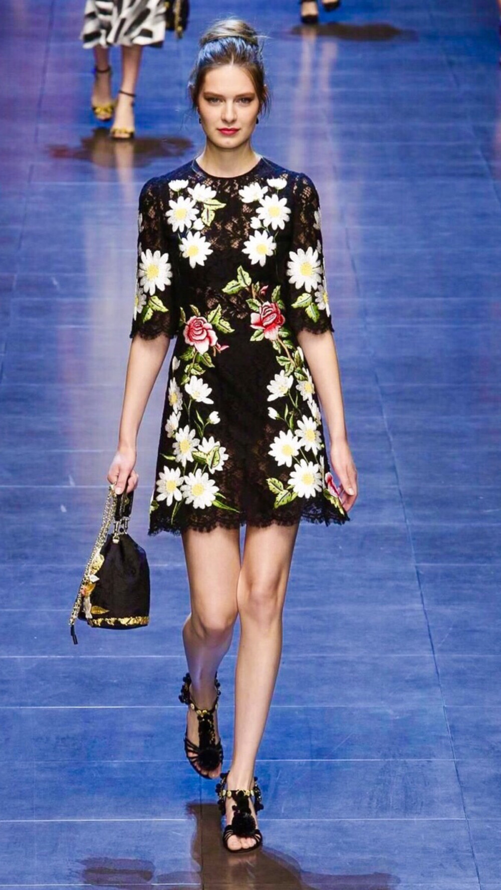 【衣睹为快时装周】 西西里少女的浪漫情怀 浮华的复兴 Dolce·Gabbana Spring 2016 RTW细节之美 。时装周 华服霓裳 服饰风尚