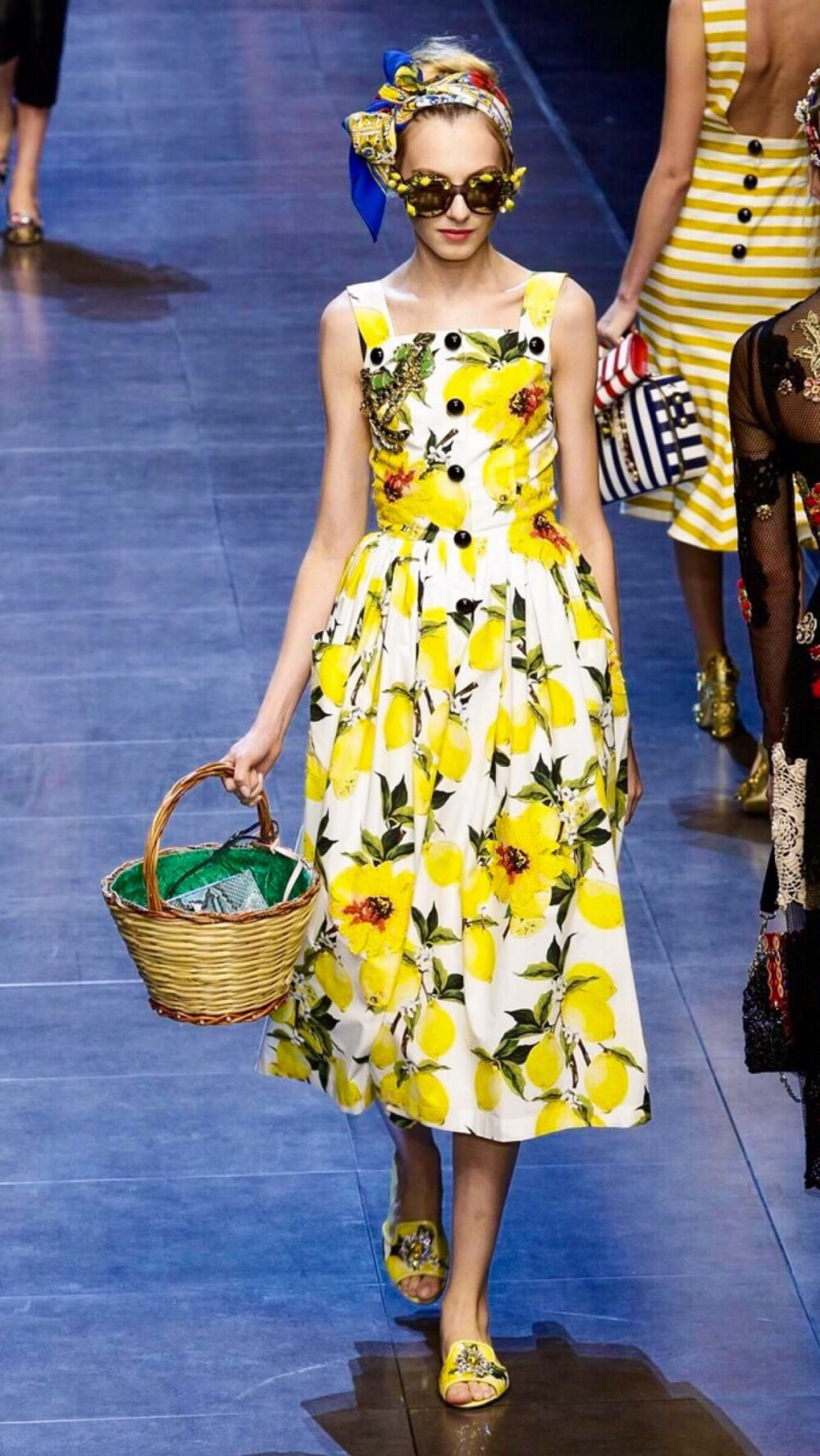 【衣睹为快时装周】 西西里少女的浪漫情怀 浮华的复兴 Dolce·Gabbana Spring 2016 RTW细节之美 。时装周 华服霓裳 服饰风尚